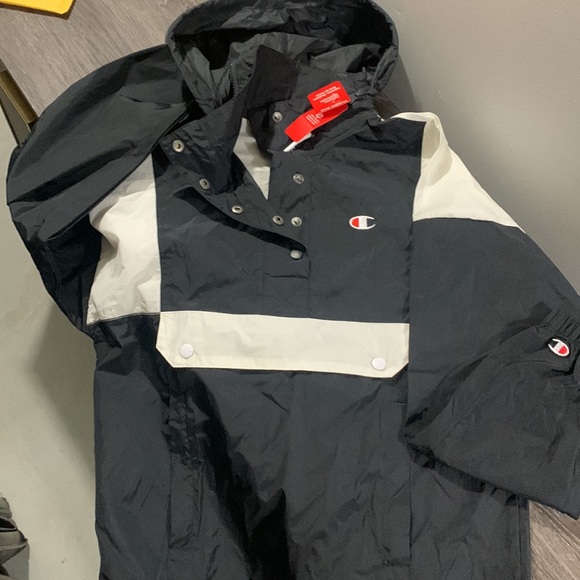 NWT unisex Champion Water Resistant Windbreaker XS Mens Ladies Woman - Picture 2 of 11